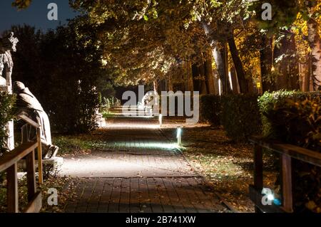 Statue des heiligen Anthony Bronze und Jesus - Camposampiero, Italien Stockfoto