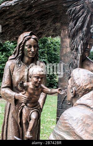 Statue des heiligen Anthony Bronze und Jesus - Camposampiero, Italien Stockfoto