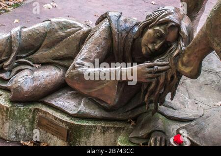 Statue des heiligen Anthony Bronze und Jesus - Camposampiero, Italien Stockfoto