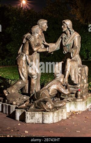 Statue des heiligen Anthony Bronze und Jesus - Camposampiero, Italien Stockfoto