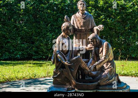 Statue des heiligen Anthony Bronze und Jesus - Camposampiero, Italien Stockfoto
