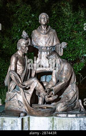 Statue des heiligen Anthony Bronze und Jesus - Camposampiero, Italien Stockfoto