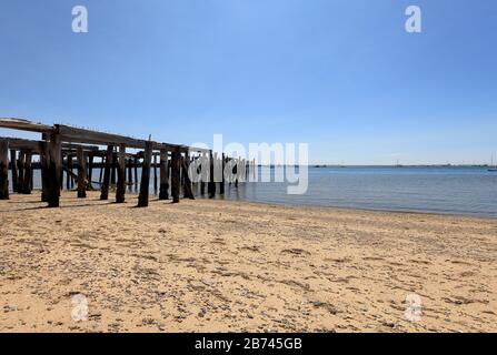 Verderbter Holzsteg in Provincetown Cape Cod Stockfoto