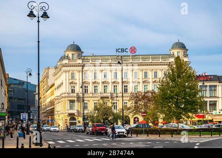 Warschau, Mazovia/Polen - 2019/10/26: Griffons Haus - Kamienica pod Gryfami - Neorenaissance-Mietung am Dreikreuzplatz im Stadtzentrum Stockfoto