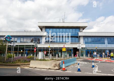 London, Großbritannien - 7. Juli 2019: Terminal des Flughafens London City (LCY) im Vereinigten Königreich. Weltweite Verwendung Stockfoto