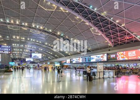 Chengdu, China - 22. September 2019: Terminal 2 am Flughafen Chengdu Shuangliu (CTU) in China. Weltweite Verwendung Stockfoto