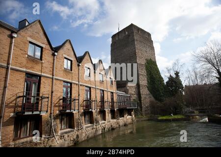 Castle Mill Stream, mit Blick auf Oxford Castle und Prison, Oxford, Großbritannien Stockfoto