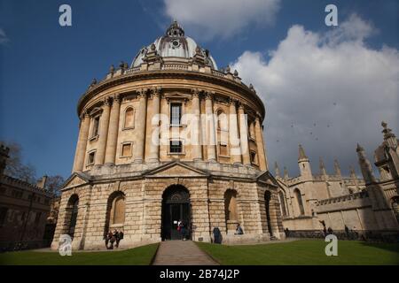 Oxford, Oxfordshire, UK 03 09 2020 The Radcliffe Camera and All Souls College in Oxford UK Stockfoto