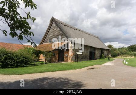 Überreste der aus dem 14. Jahrhundert stammenden Leiston Abbey, Suffolk, Großbritannien; ehemals eine Abtei von Prämonstratenser-Canons, heute eine Pro Corda Musikschule Stockfoto