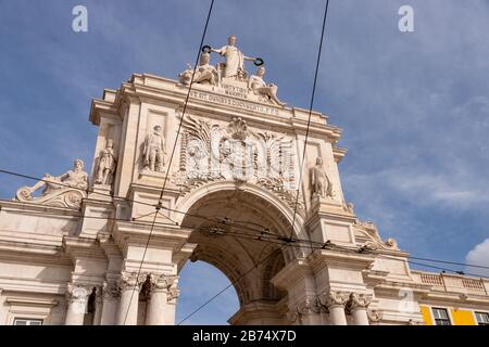 Lissabon, Portugal - 2. März 2020: Arco da Rua Augusta im Praca do Comercio Stockfoto