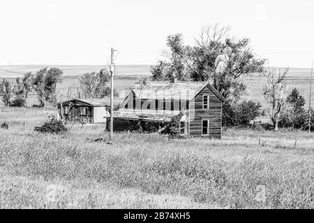 Ein Haus mit einem Rasenplatz. Hochwertige Fotos Stockfoto