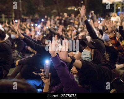 High-School-Schüler sammeln sich, um festgenommene Schüler, Hongkong, 2019 zu unterstützen Stockfoto