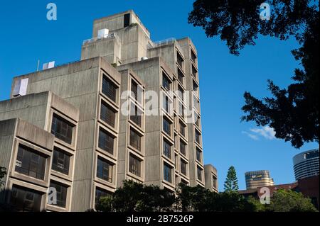 22.09.2019, Sydney, New South Wales, Australien - Blick auf das Sirius Building, ein soziales Wohnungsbauprojekt aus den siebziger Jahren im Distrikt The Rocks. Das Betongebäude wurde vom Architekten Tao Gofers entworfen. [Automatisierte Übersetzung] Stockfoto