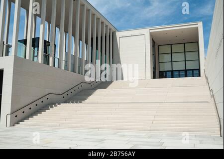 25.06.2019, Berlin, Deutschland, Europa - Treppenaufgang zur neuen James-Simon-Galerie auf der Museumsinsel in Berlin-Mitte, entworfen vom britischen Architekten David Chipperfield [automatisierte Übersetzung] Stockfoto