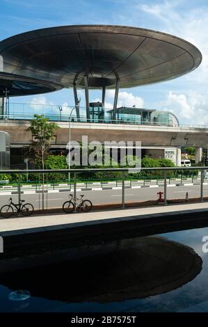 24.05.2019, Singapur, Republik Singapur, Asien - Außenansicht der Expo-Haltestelle des MRT-Stadtbahnsystems. Der Bahnhof wurde von dem britischen Architekten Sir Norman Foster entworfen. [Automatisierte Übersetzung] Stockfoto