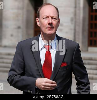 Die Partei startet den EU-Wahlkampf mit dem Vorsitzenden Martin Sonneborn am 23.04.2019 [automatisierte Übersetzung] Stockfoto