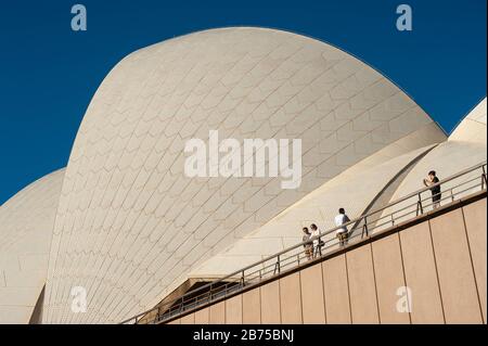 06.05.2018, Sydney, New South Wales, Australien - Blick auf das Opernhaus von Sydney, eines der beiden berühmten Wahrzeichen der Stadt. [Automatisierte Übersetzung] Stockfoto