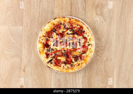 Super erstklassige Pizza - Fleisch - Pepperoni Pizza Stockfoto
