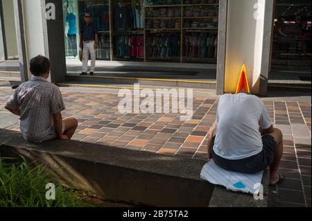 07.07.2017, Singapur, Republik Singapur, Asien - Straßenalltagsszene im Chinatown-Viertel von Singapur. [Automatisierte Übersetzung] Stockfoto