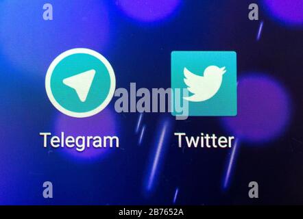 Die Apps von Telegramm und Twitter werden am 12.01.2016 als Symbole auf einem Android-Smartphone angezeigt. [Automatisierte Übersetzung] Stockfoto