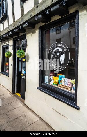 Little Shop von Veganer Norwich - Vegan Shop in c 16 Gebäude auf St Benedicts Straße in Norwich. Spezialisiert auf vegane Lebensmittel und Produkte, gegründet 2016. Stockfoto