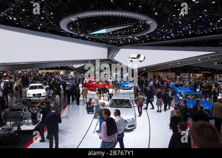 Die Besucher der 66. IAA Cars Frankfurt am Main können am 16.09.2015 die neuesten Audi-Modelle auf dem Audi-Stand sehen. [Automatisierte Übersetzung] Stockfoto