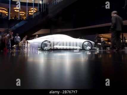 Die Besucher der 66. IAA Cars Frankfurt am Main können am 16.09.2015 den neuen Mercedes Benz Konzeptwagen auf dem Mercedes Benz Stand sehen. [Automatisierte Übersetzung] Stockfoto