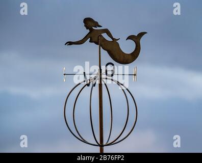 Wetterfahne, Musikpavillon an der Strandpromenade, Nordseeinsel Borkum, Frisia, Niedersachsen, Deutschland, Stockfoto