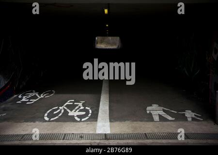 Posen, Großpolen, Polen. März 2020. Aufsatz über den Alltag in Posen (Polen) heute. Im Bild: Der Tunnel. Kredit: Dawid Tatarkiewicz/ZUMA Wire/Alamy Live News Stockfoto
