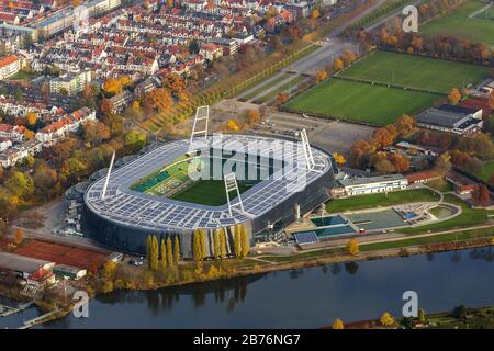 Weserstadion in Bremen an der Weser, Stadion des Bundesligisten Werder Bremen, Luftbild, Deutschland, Bremen Stockfoto