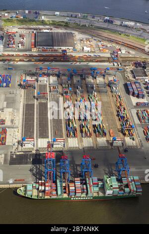 , Containerschiffe an Liegeplatz HHLA Logistics Container Terminal Tollerort und Walter Hofer Euro Gate Container Terminal im Hamburger Hafen, 12.08.2012, Luftaufnahme, Deutschland, Hamburg Stockfoto