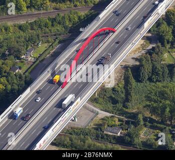 , Brücke Schnettkurbrücke über das Emscher Tal in Dortmund, 02.10.2013, Luftbild, Deutschland, Nordrhein-Westfalen, Ruhrgebiet, Dortmund Stockfoto