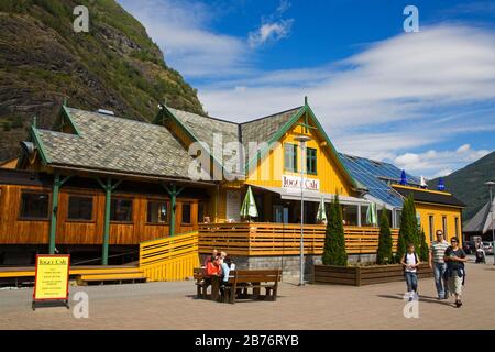 Toget Cafe, Flam Village, Sognefjorden, Western Fjords, Norwegen, Skandinavien Stockfoto