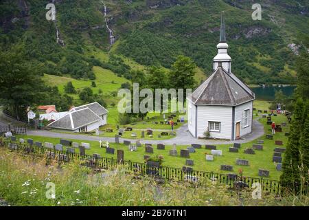 Geiranger Village Church, Geirangerfjord, Northern Fjord Region, Norwegen, Skandinavien Stockfoto