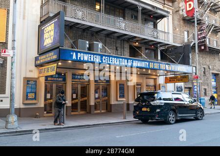 New York, NY - 13. März 2020: Kommen Sie weg vom Broadway-Musical wegen COVID-19-Ausbruchs im Gerald Schoenfeld Theatre Stockfoto