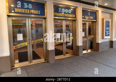 New York, Vereinigte Staaten. März 2020. Kommen Sie von Away on Broadway Musical abgebrochen wegen COVID-19-Ausbruch im Gerald Schoenfeld Theater (Foto von Lev Radin/Pacific Press) Credit: Pacific Press Agency/Alamy Live News Stockfoto