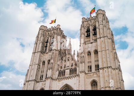 Kathedrale von St. Michael und St. Gudula in Bruxelles, Belgien, eine Kirche im Stil der brabantinischen Gotik, Westfassade Stockfoto