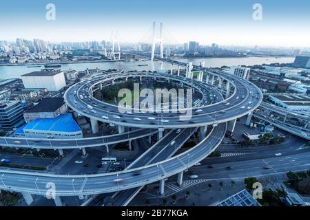 Nanpu Bridge, weltberühmtes Wahrzeichen, Shanghai, China. Stockfoto