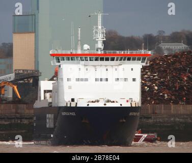 Wirral, Großbritannien Boote auf dem Fluss Mersey Kredit Ian Fairbrother/Alamy Stock Photos Stockfoto