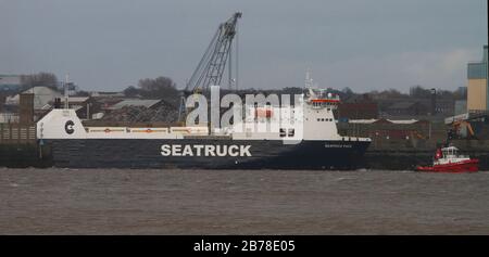 Wirral, Großbritannien Boote auf dem Fluss Mersey Kredit Ian Fairbrother/Alamy Stock Photos Stockfoto