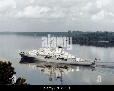 Deutsches Ausbildungsschiff Deutschland (A59) auf dem Potomac River im Juli 1984. Stockfoto