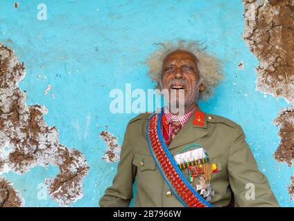 Äthiopischer Veteran aus dem italo-äthiopischen Krieg in Armeeuniform, Region Addis Abeba, Addis Abeba, Äthiopien Stockfoto