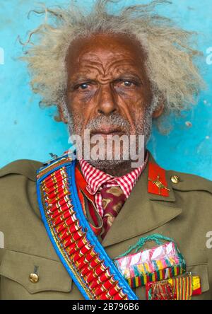 Äthiopischer Veteran aus dem italo-äthiopischen Krieg in Armeeuniform, Region Addis Abeba, Addis Abeba, Äthiopien Stockfoto