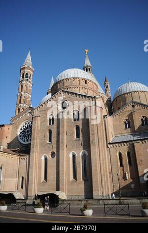 Die Basilika des Heiligen Anthony und die Piazza del Santo in Padua, Italien Stockfoto