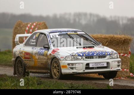 März 2020. Saint Denoeux, Pas de Calais, Frankreich. Rallye du Touquet. Die 60. Rallye du Touquet schlängelt sich durch die französische Landschaft. Die Ra Stockfoto