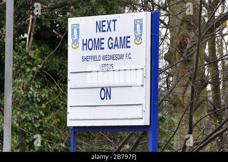 Allgemeiner Blick außerhalb von Hillsborough, dem Sitz des Sheffield Wednesday Football Club, nach der gestrigen Ankündigung, dass die English Football League alle Spiele bis Freitag, den 3. April 2020 ausgesetzt hat. Stockfoto