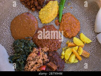 Traditionelles äthiopisches Gericht, Region Addis Abeba, Addis Abeba, Äthiopien Stockfoto