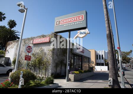 Chipotle Restaurantfassade in West Hollywood, CA Stockfoto