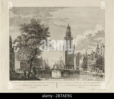 De Jan Roodenpoortstoren op de hoek van het Singel en de Torensteeeg te Amsterdam. In de verte de koepel van de Nieuwe Lutherse Kerk. Stockfoto