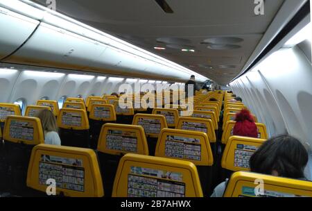 Leere Sitze auf Ryanair Stockfoto